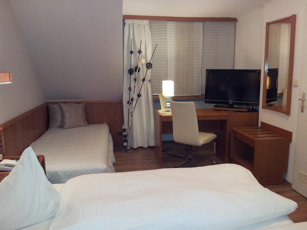 Hotel-Restaurant Fischerwirt Gratwein Kamer foto